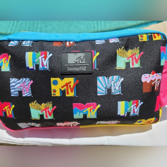 NWT Loungefly MTV Fanny Pack - Picture 9 of 9